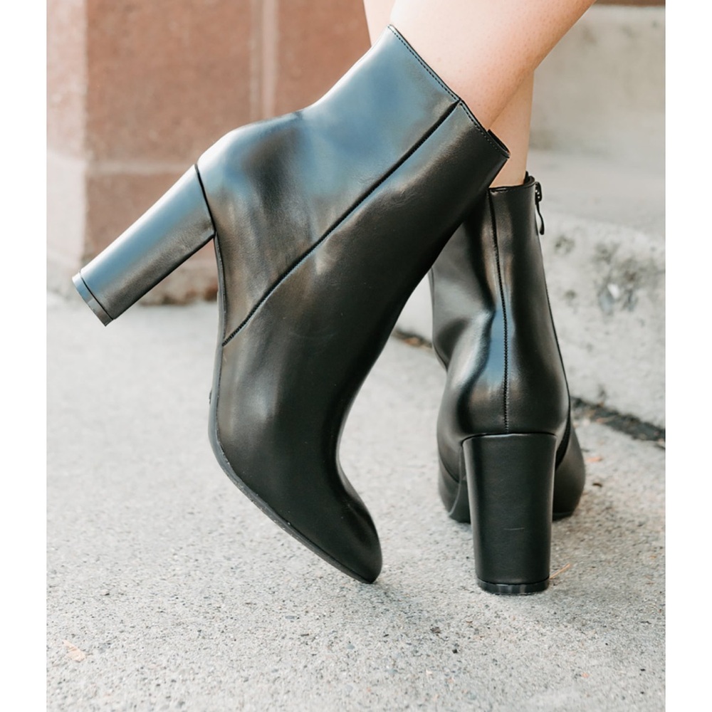 PRICE IS FIRM. Black Blocked Heel Booties (right foot bootie has scuff marks) - Picture 2 of 10
